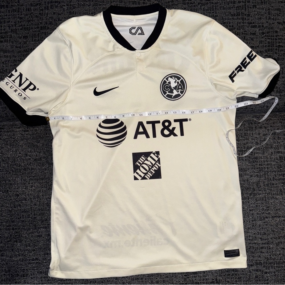 Nike Club América Dri-FIT Jersey in Cream and Black